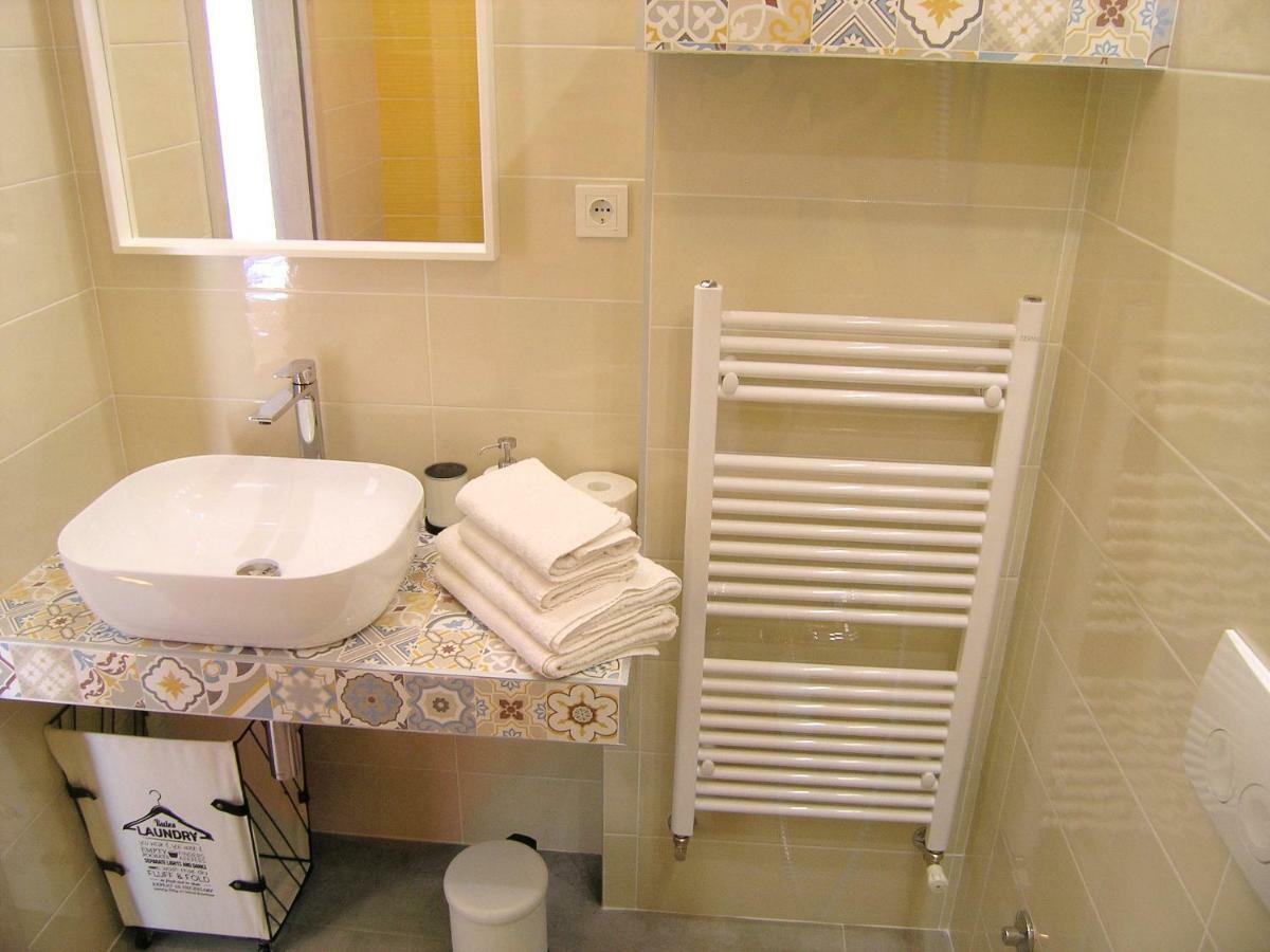 Apartments Ines 克尔克 外观 照片